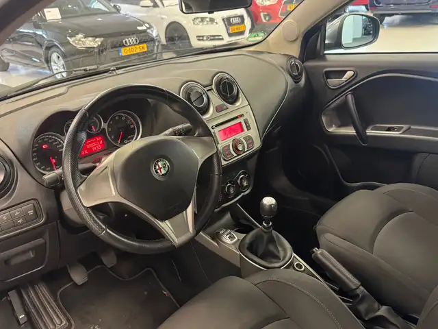 Alfa Romeo Mito view 8