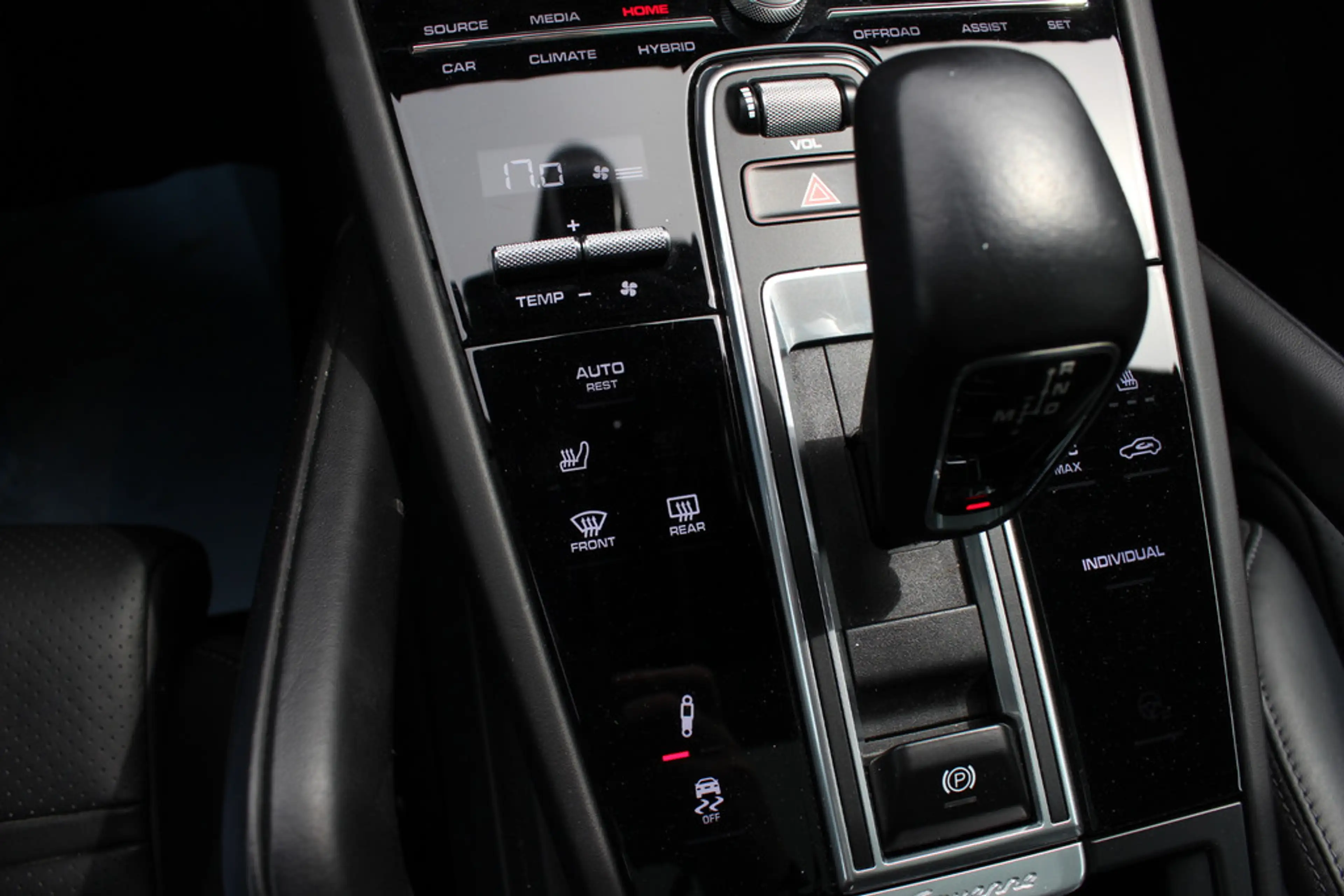 Porsche Cayenne Coupé 3.0 E-Hybrid / Trekhaak / Panoramadak / 360C — photo 29