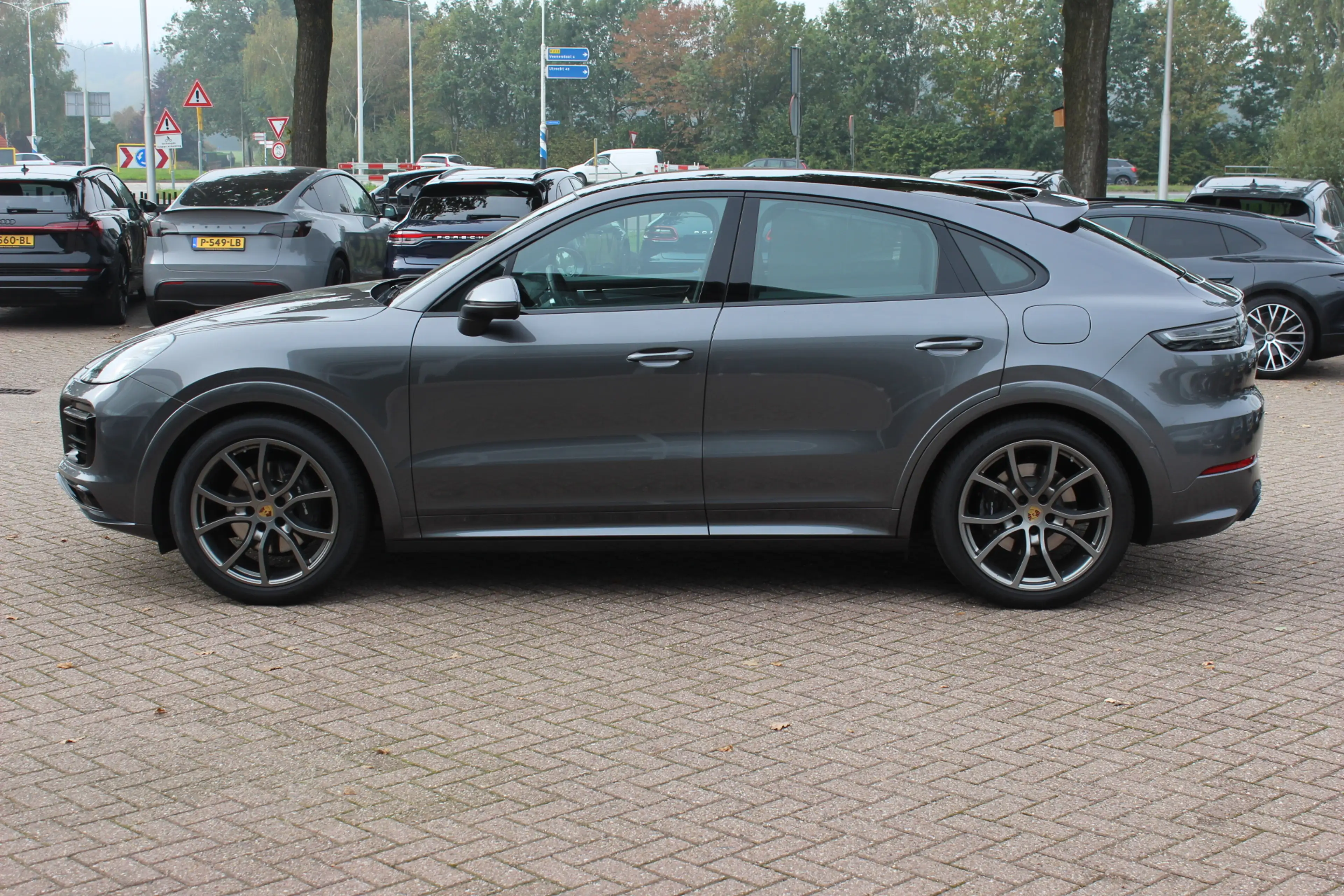 Porsche Cayenne Coupé 3.0 E-Hybrid / Trekhaak / Panoramadak / 360C — photo 7