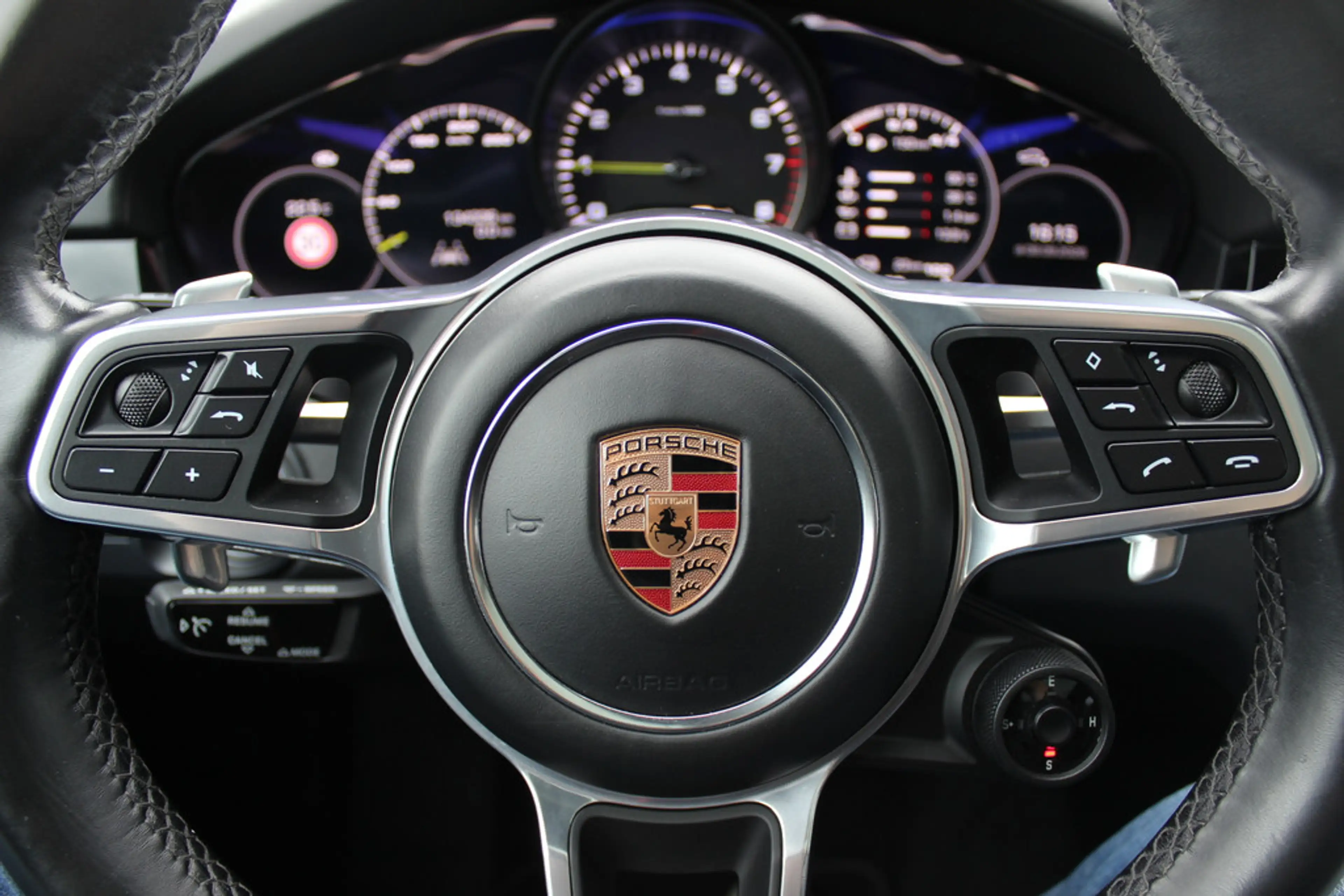 Porsche Cayenne Coupé 3.0 E-Hybrid / Trekhaak / Panoramadak / 360C — photo 34