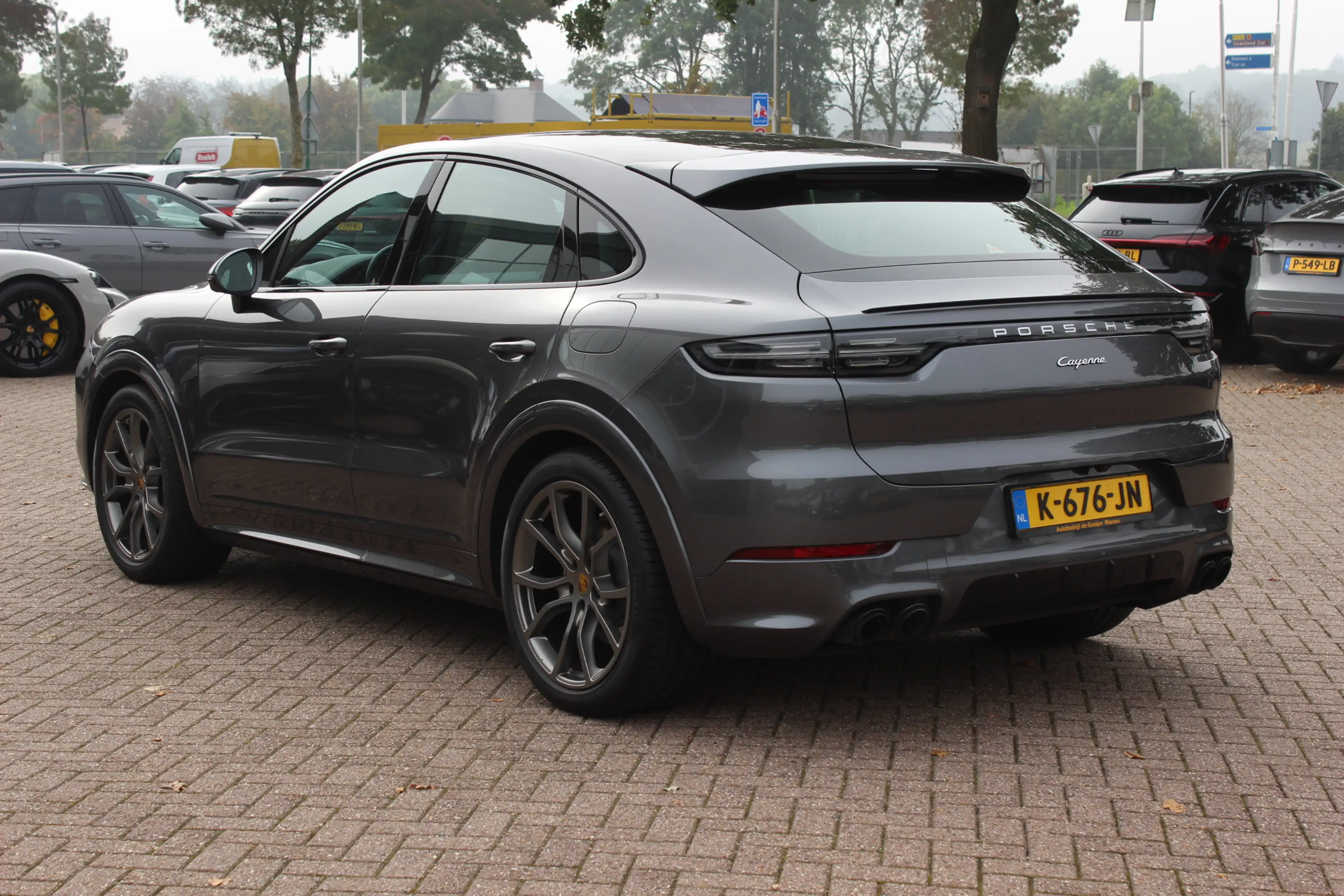 Porsche Cayenne Coupé 3.0 E-Hybrid / Trekhaak / Panoramadak / 360C — photo 3