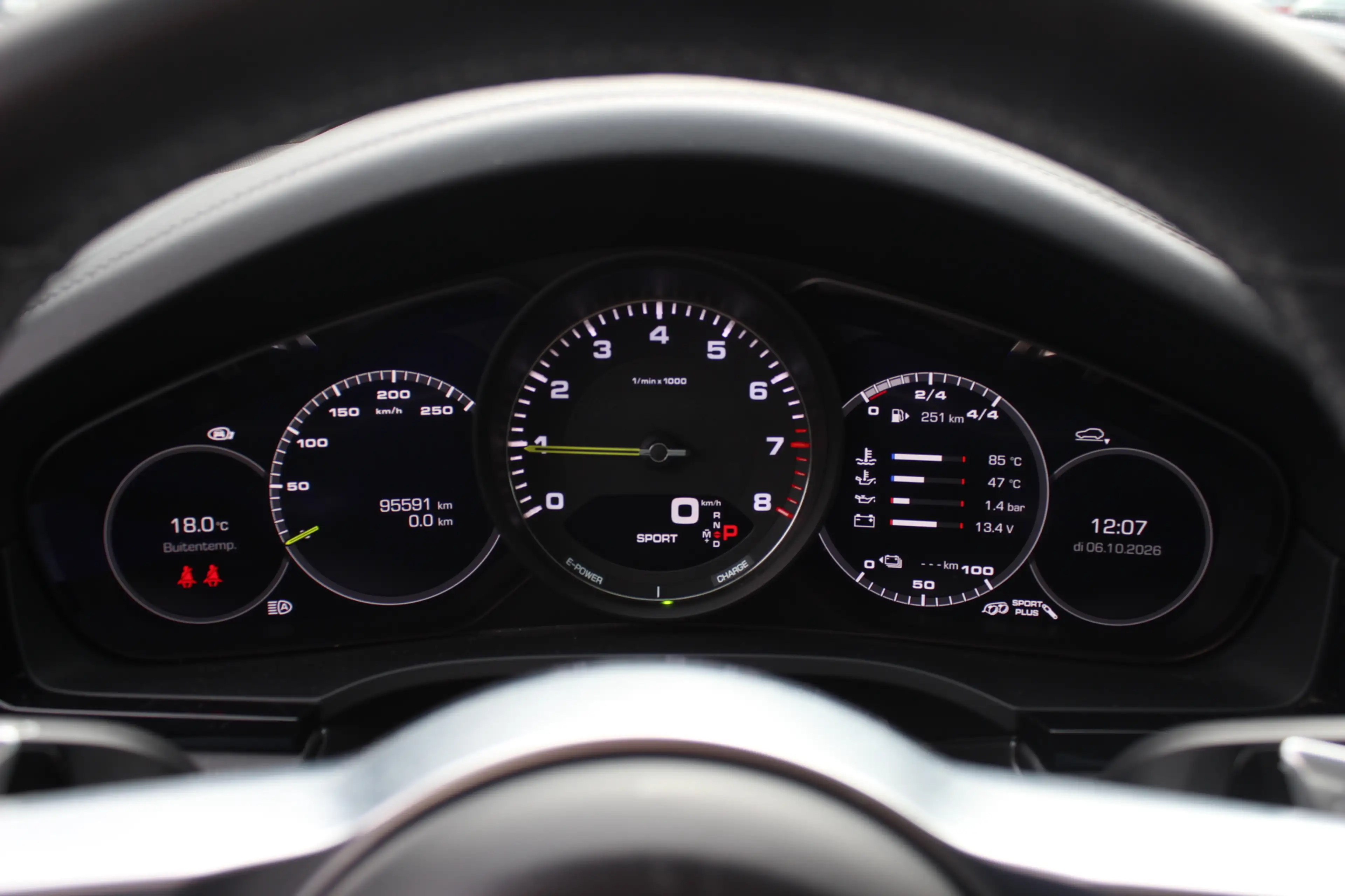 Porsche Cayenne Coupé 3.0 E-Hybrid / Trekhaak / Panoramadak / 360C — photo 19