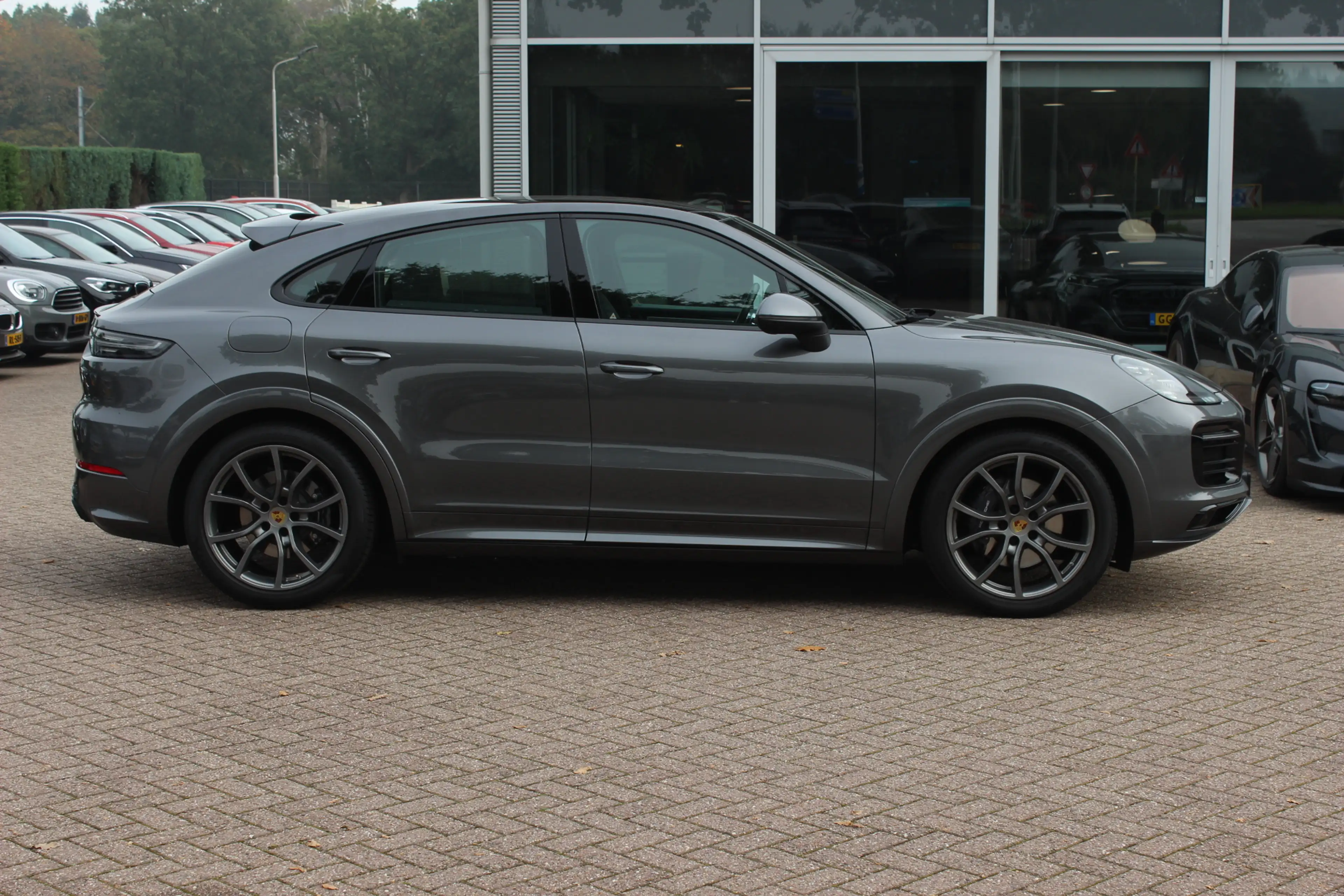Porsche Cayenne Coupé 3.0 E-Hybrid / Trekhaak / Panoramadak / 360C — photo 5
