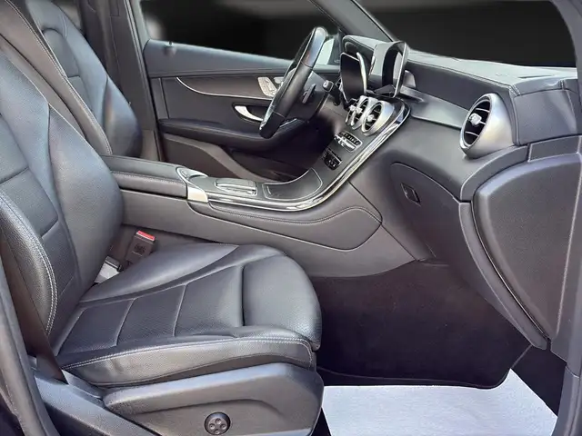 Mercedes-Benz GLC view 14