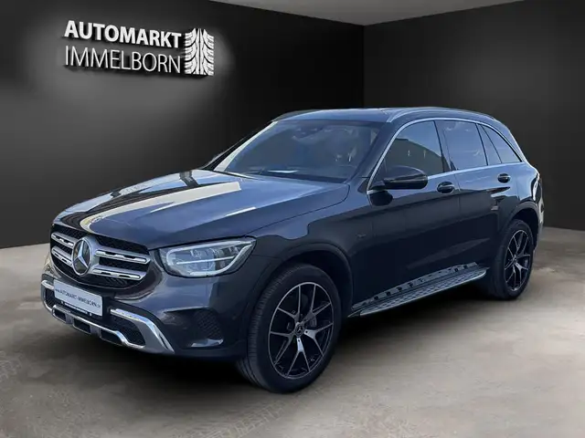 Mercedes-Benz GLC view 4