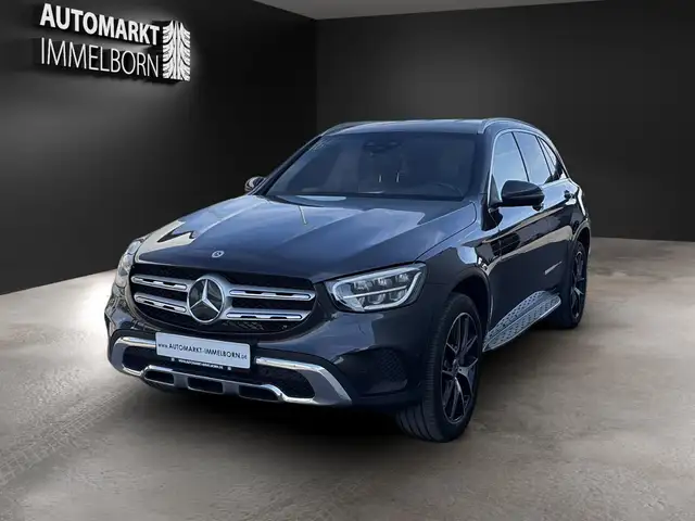Mercedes-Benz GLC view 3