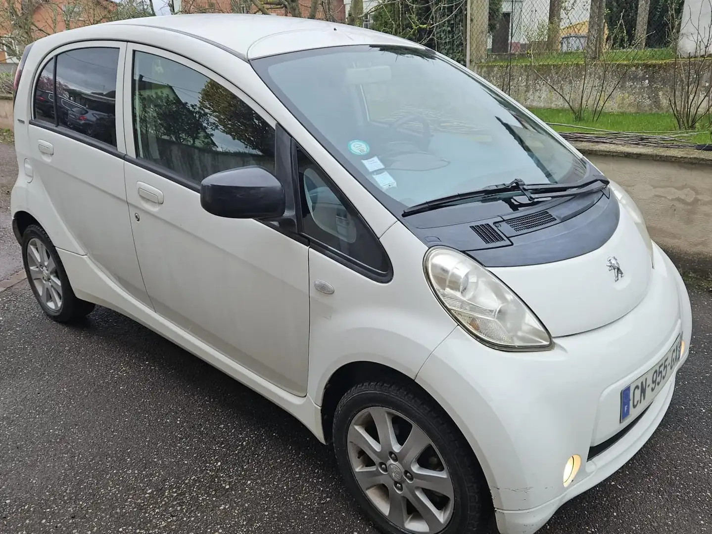 Peugeot iOn iOn Electrique Weiß - 1
