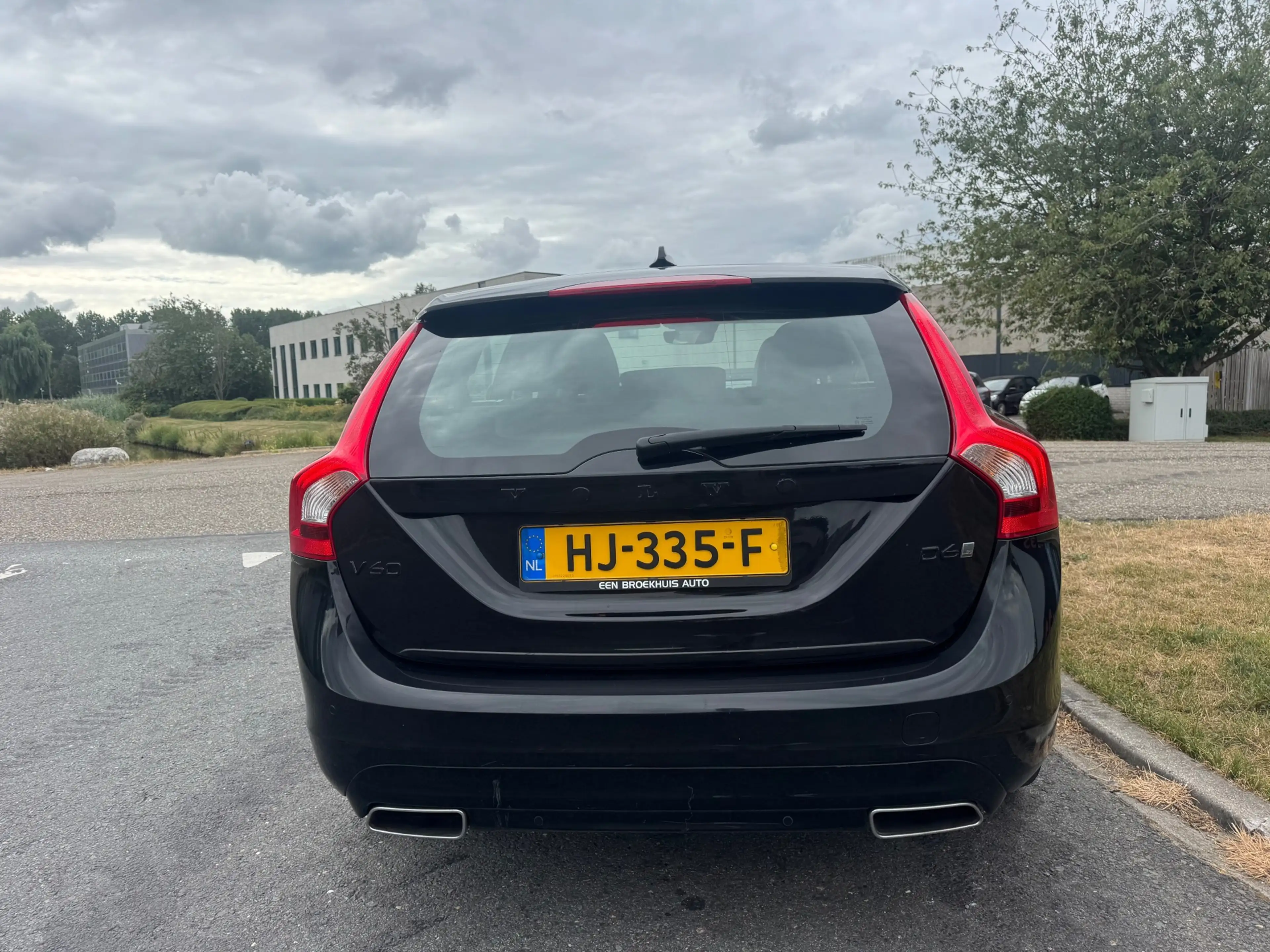 Volvo V60 | 2015 | 2.4 D6 Twin Engine Momentum | Automaat | — photo 4