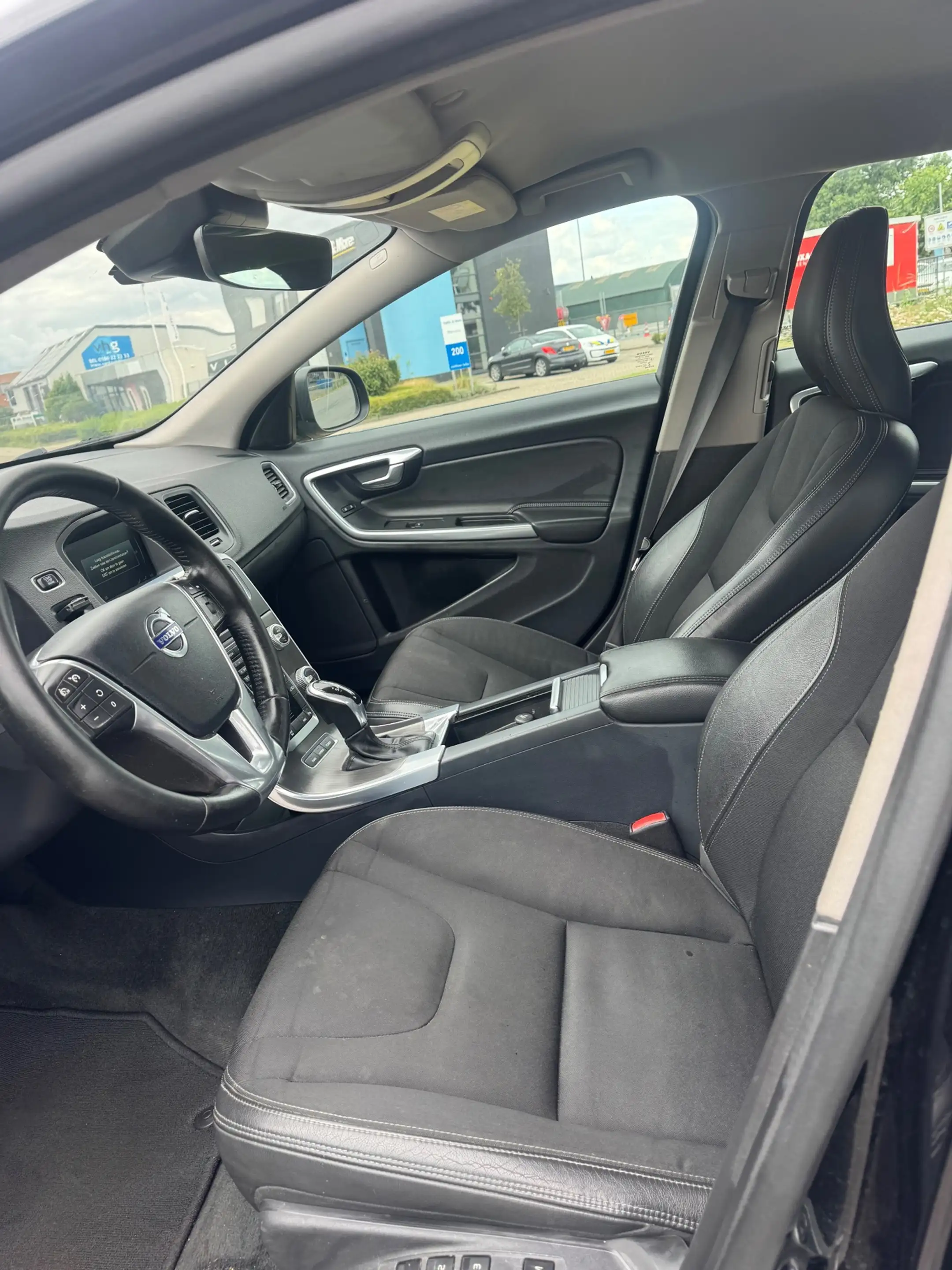 Volvo V60 | 2015 | 2.4 D6 Twin Engine Momentum | Automaat | — photo 10