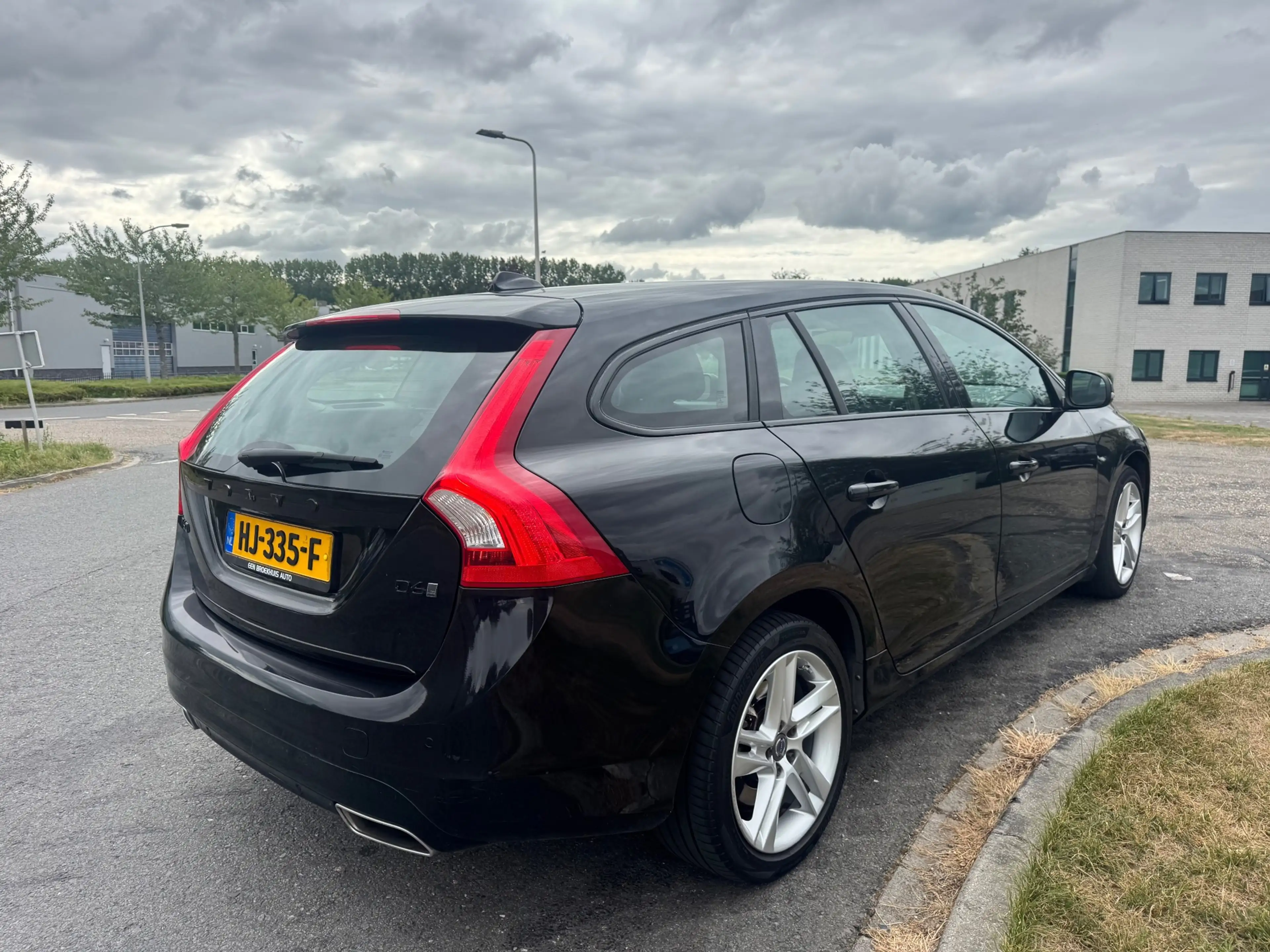 Volvo V60 | 2015 | 2.4 D6 Twin Engine Momentum | Automaat | — photo 5