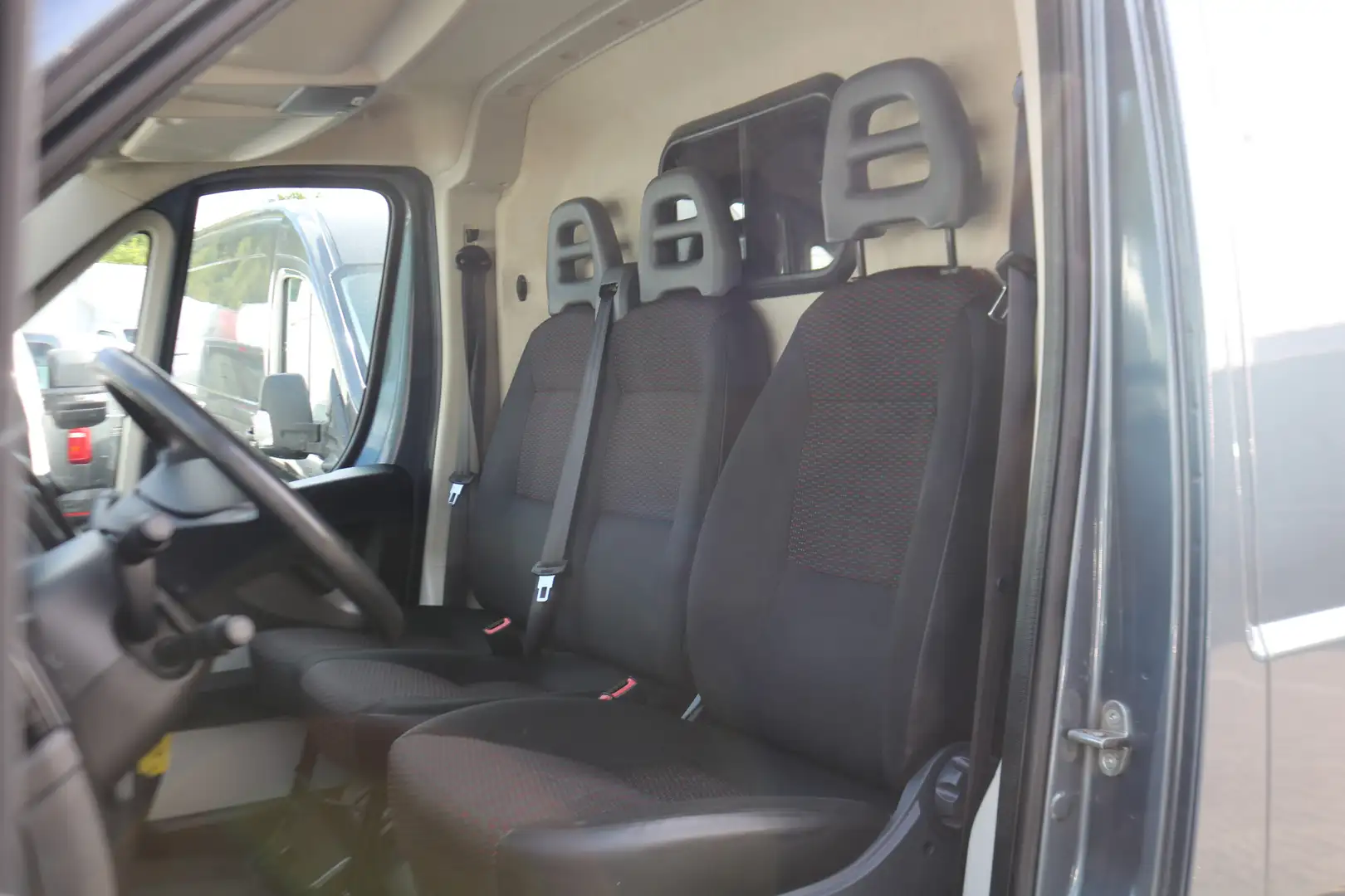 Citroen Jumper 2.0 BlueHDi L1 H1 Airco Trekhaak Gris - 2