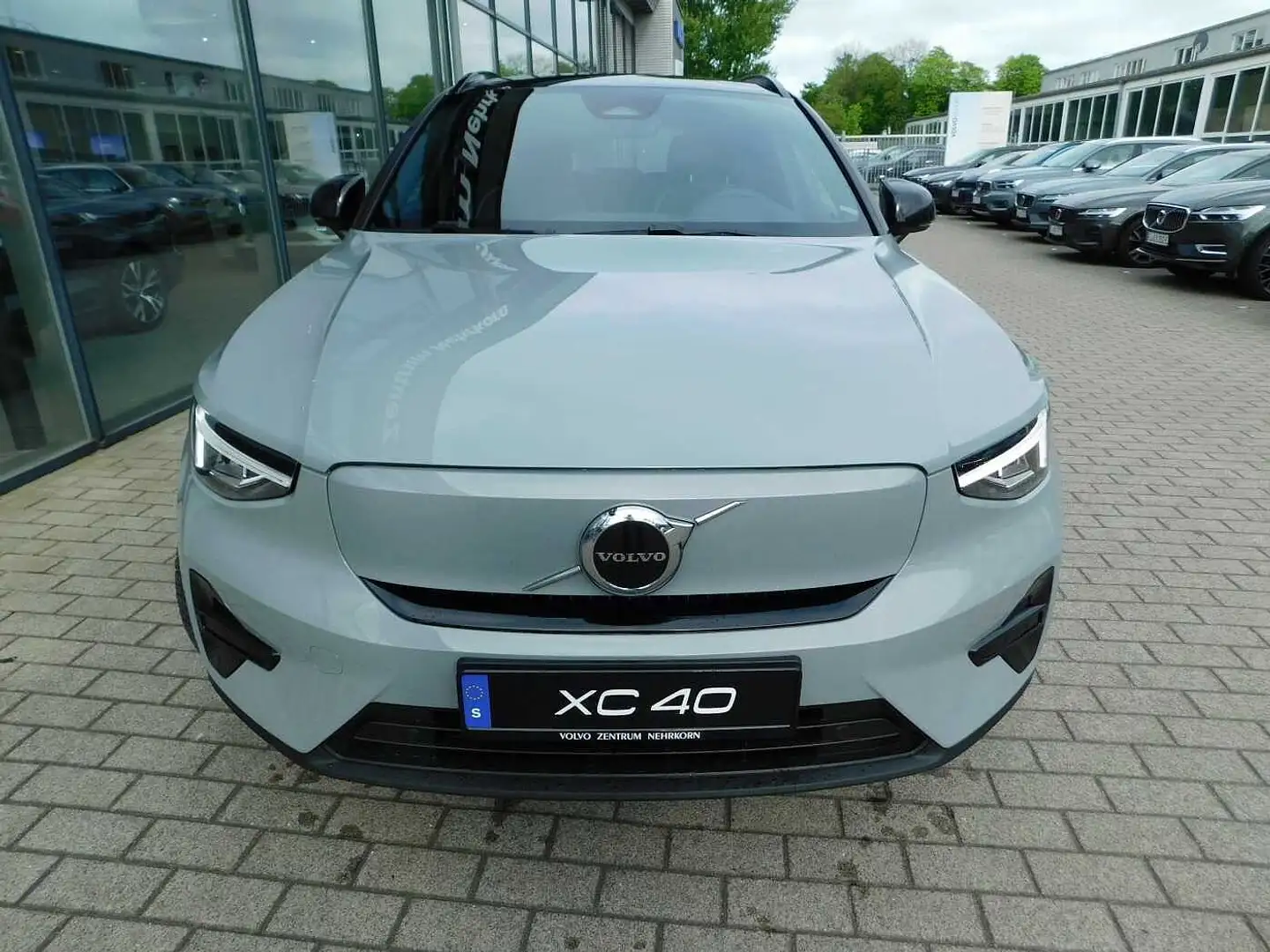 Volvo XC40 Pure Electric Recharge Twin Motor Plus Grijs - 2