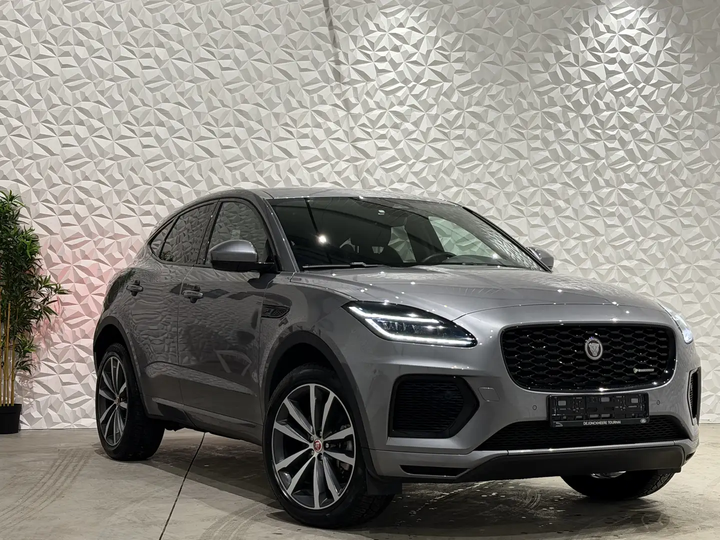 Jaguar E-Pace P300e R-Dynamic S Plug-in Gris - 1