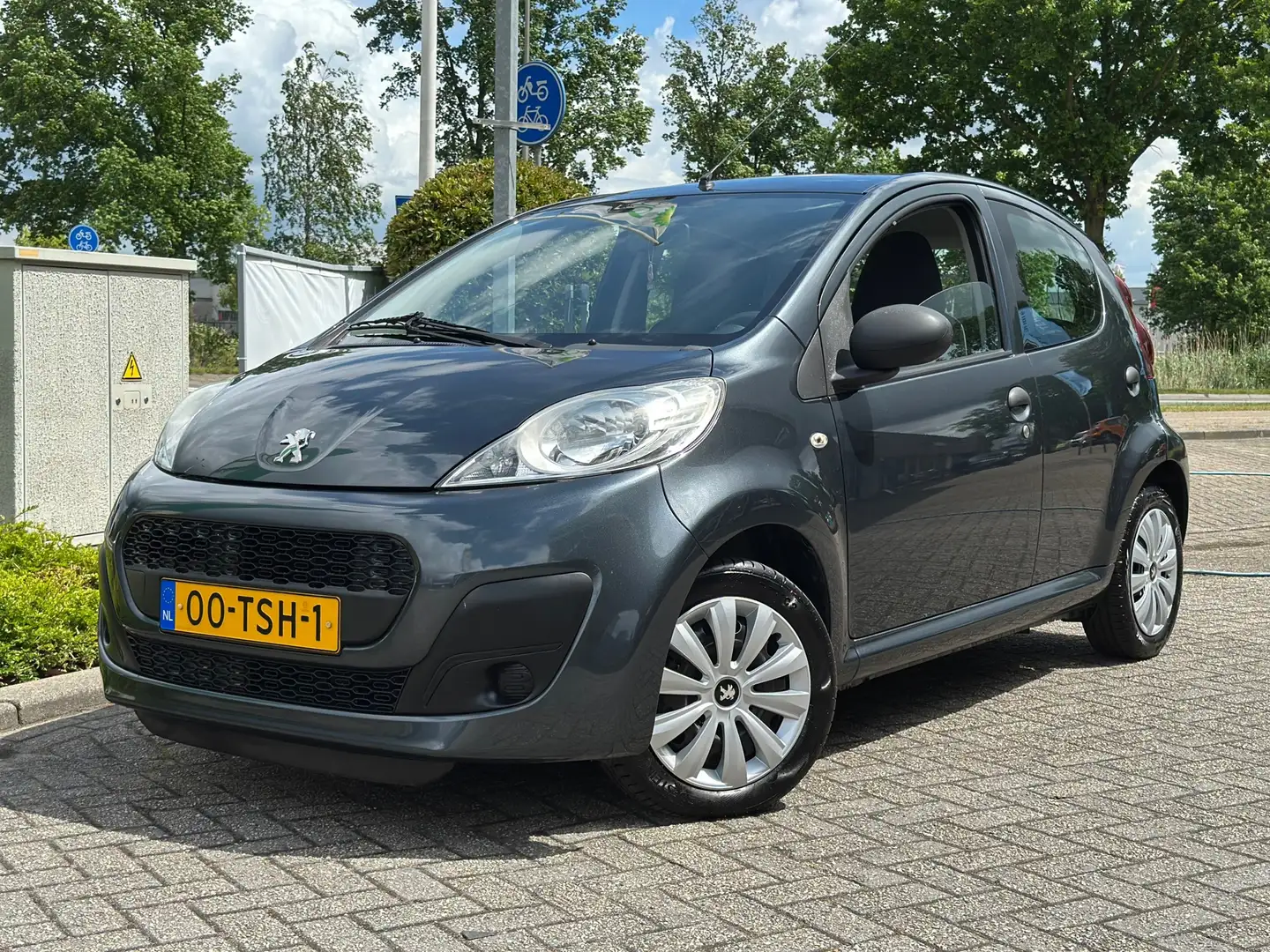 Peugeot 107 1.0 Access Accent facelift airco 5drs Gris - 1