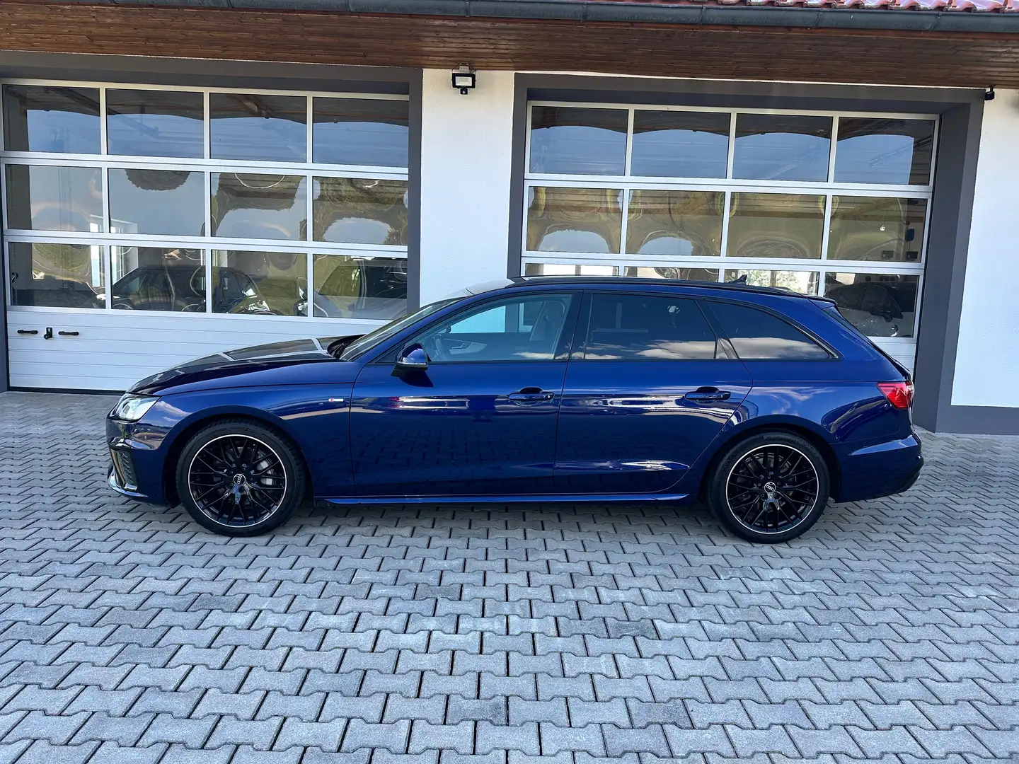 Audi A4 Avant 40 TDI quattro S-tronic*S-line*LED*NAV*Black Blau - 2