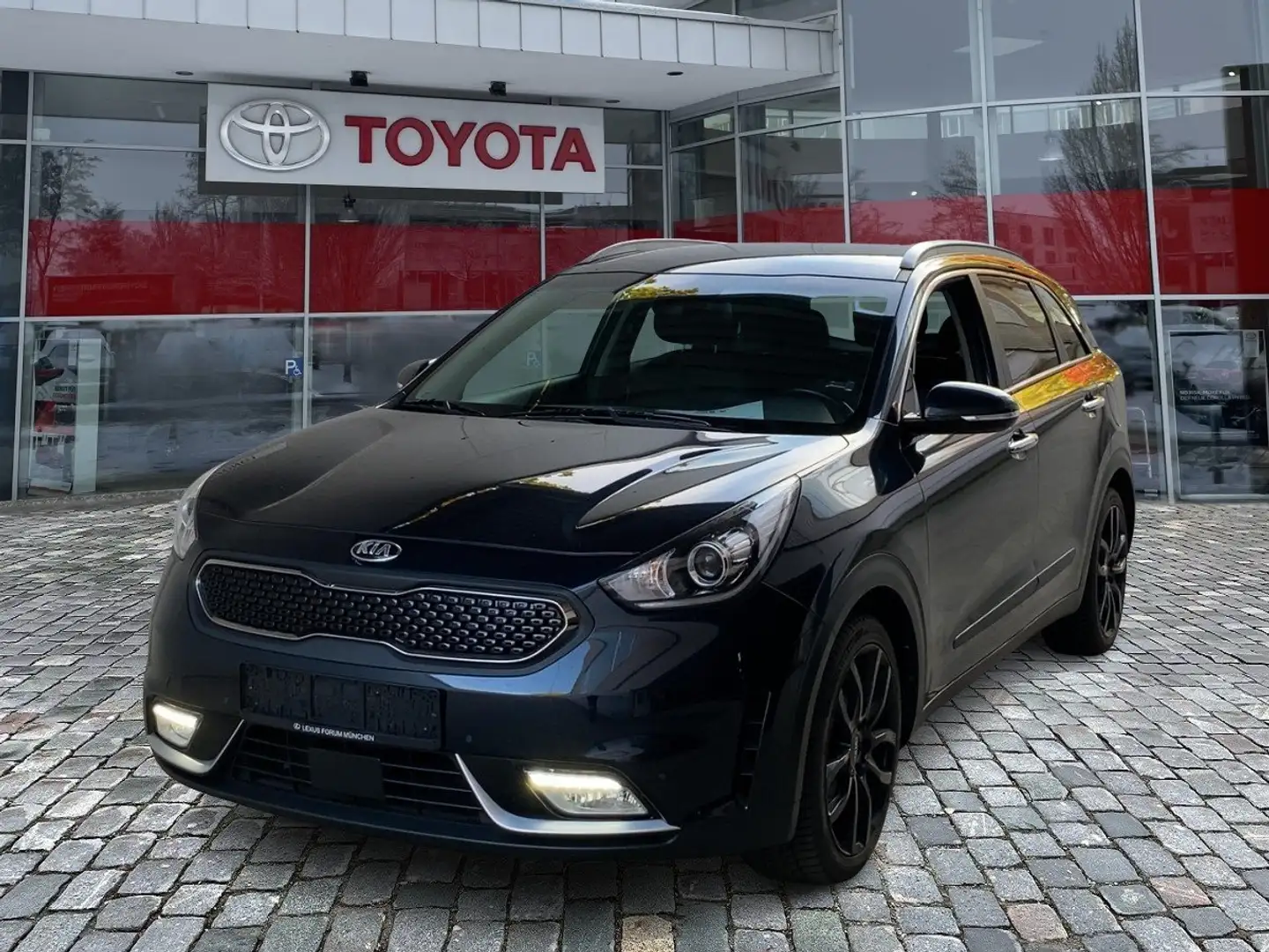 Kia Niro 1.6 Spirit 2xKlima 4xSHZ ACC AUT Bel.Sitz Azul - 1