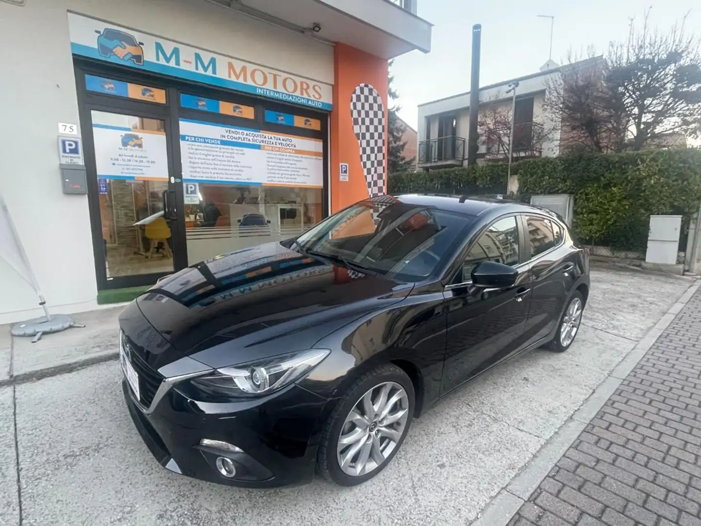 Mazda 3 Mazda3 2.2 Skyactiv-D Exceed Schwarz - 1