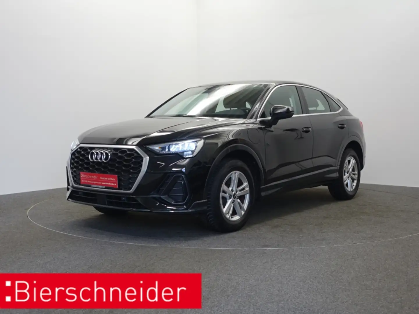 Audi Q3 Sportback 45 TFSI e S tronic VIRTUAL PDC 17 DAB crna - 1