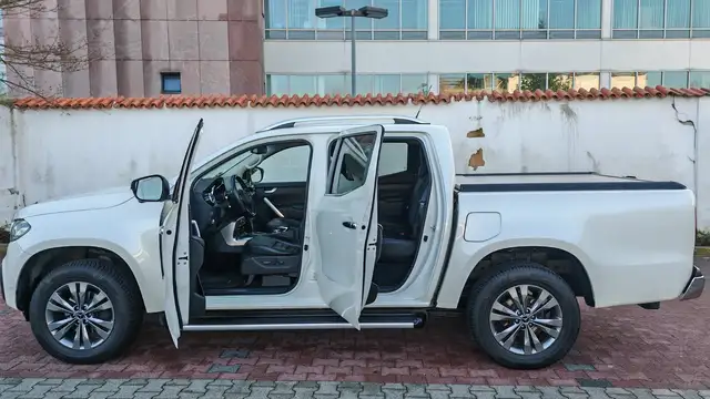 Mercedes-Benz X 250 d 4 Matic/Power/Leder/LED/360°/Metallic