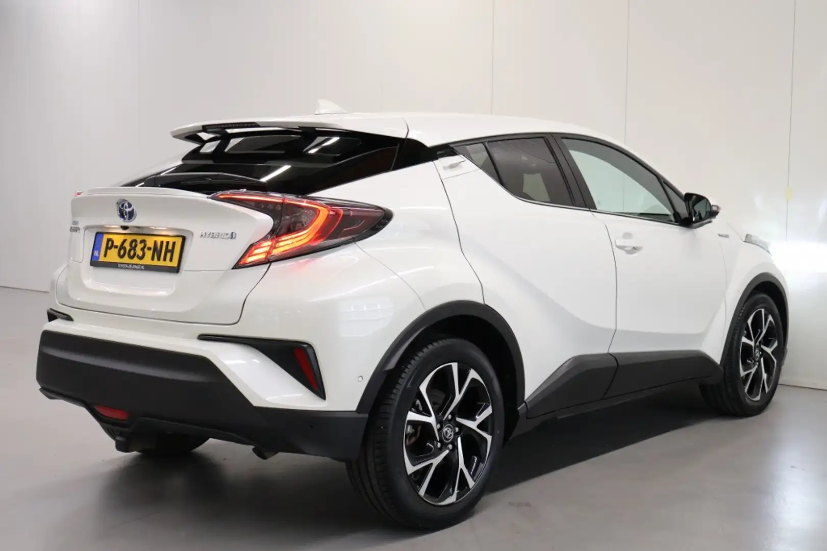 Toyota C-HR 1.8 Hybrid Bi-Tone Bianco - 2