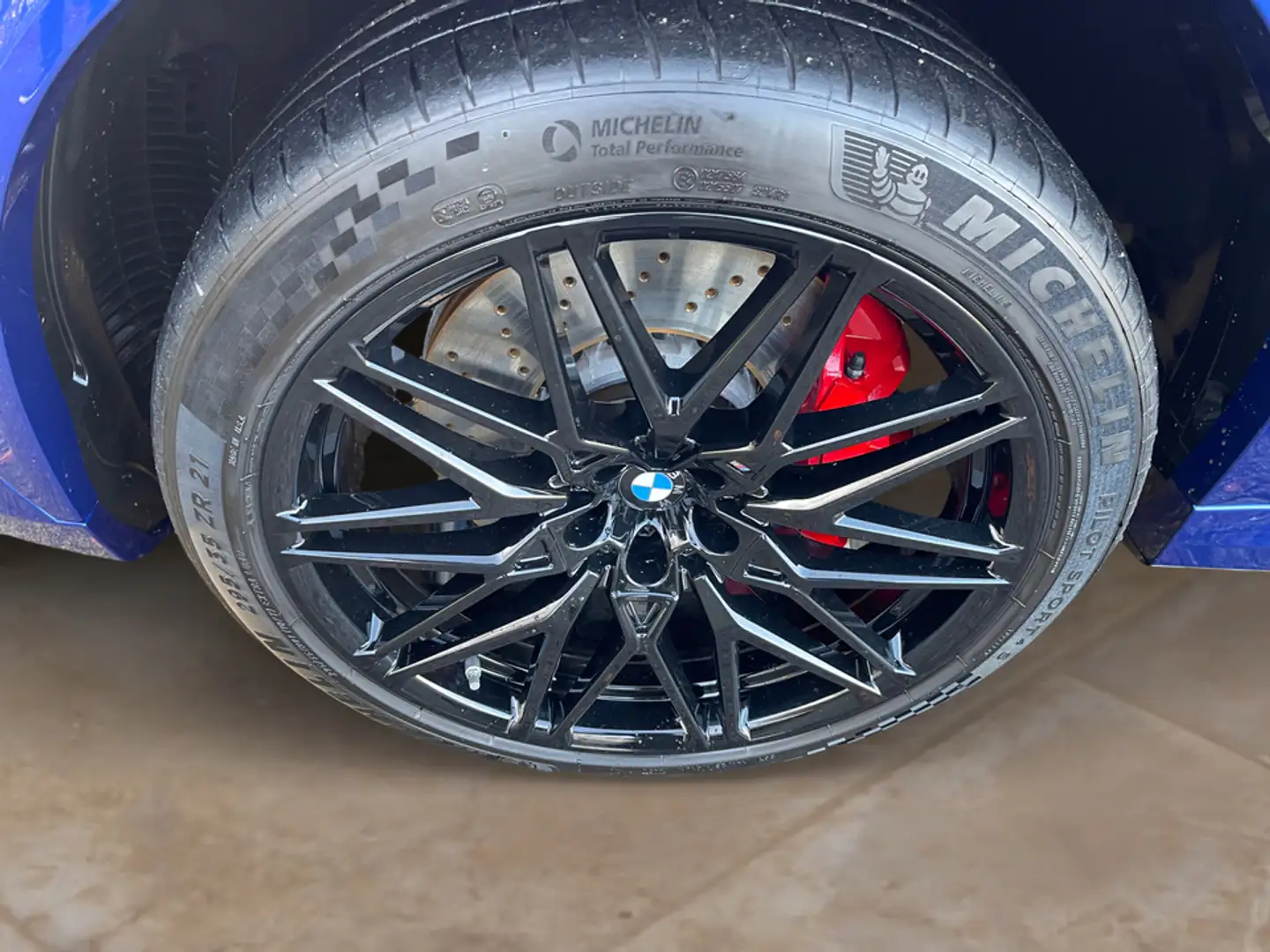 BMW X6 M Competition + Innovationspaket + Panorama Bleu - 2