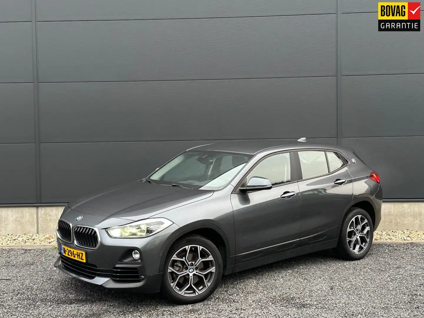 BMW X2 SDrive18i High Executive Navi | Clima | Stoelverwa Gris - 1