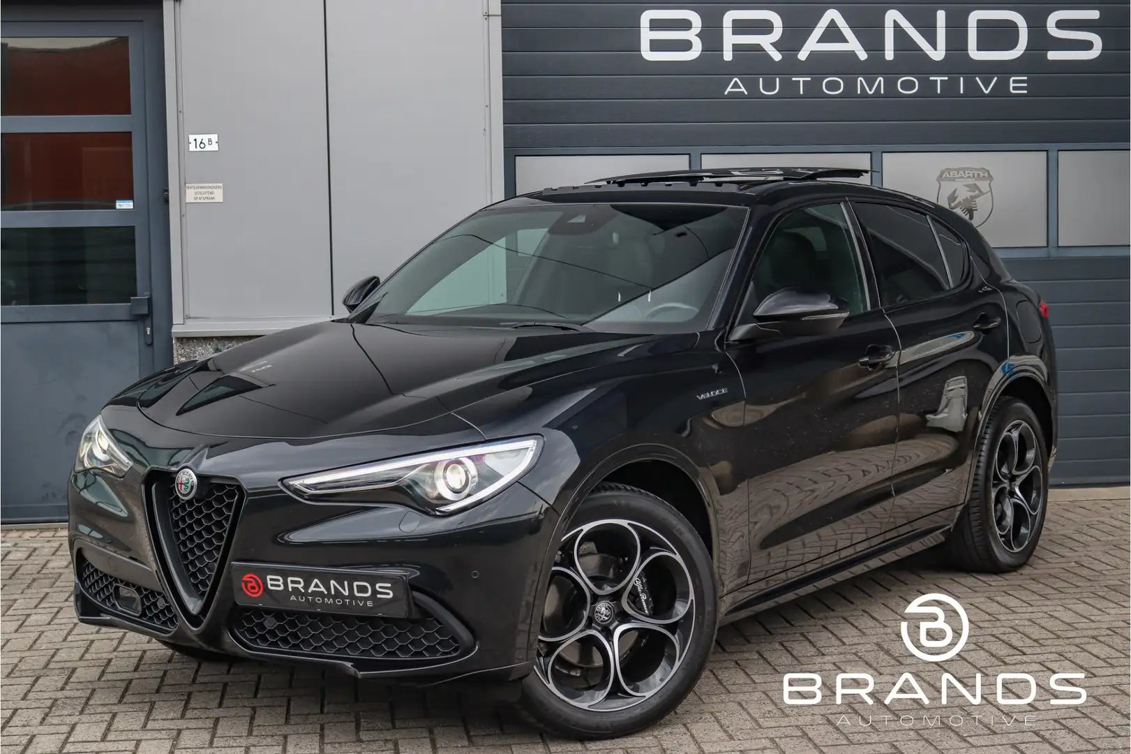Alfa Romeo Stelvio 2.0 Veloce Q4 1e eig Zeer rijk uitgerust Dealer on Zwart - 1