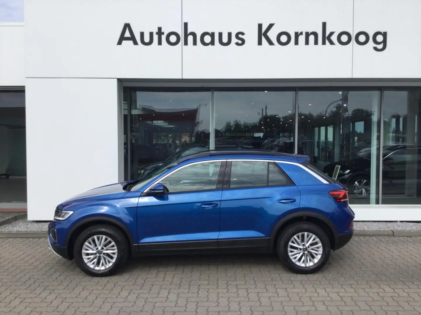 Volkswagen T-Roc 1.0 TSI Life Bluetooth LED Klima el. Fenster Blau - 1