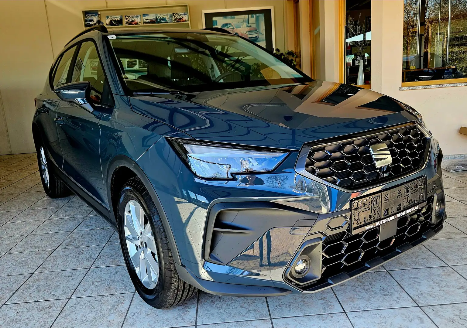 SEAT Arona 1.0 TSI 70 kW Grau - 1