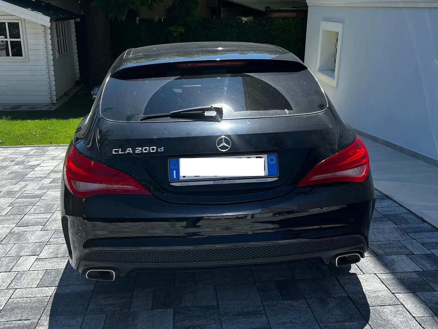 Mercedes-Benz CLA 200 CLA Shooting Brake - d Premium Dark Night auto Nero - 2