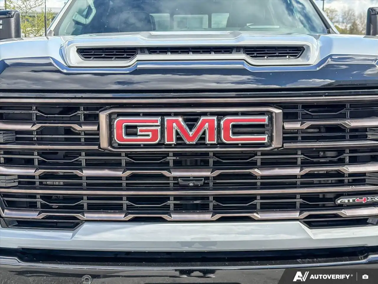 GMC Sierra 2500HD снимка GMC Sierra 2500HD
