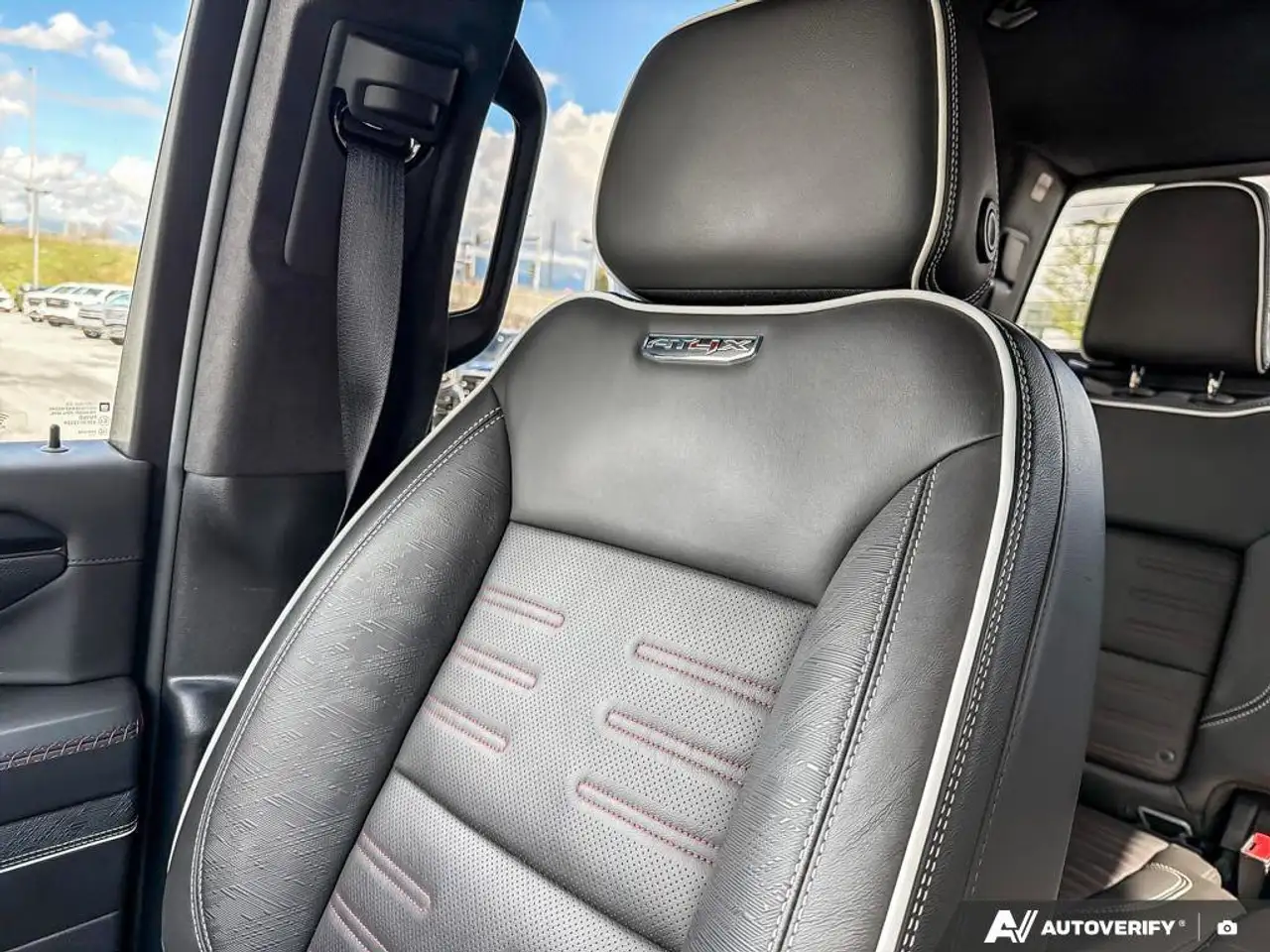 GMC Sierra 2500HD снимка GMC Sierra 2500HD