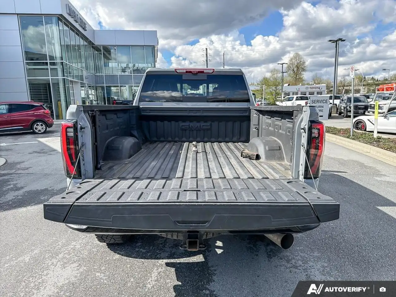 GMC Sierra 2500HD снимка GMC Sierra 2500HD