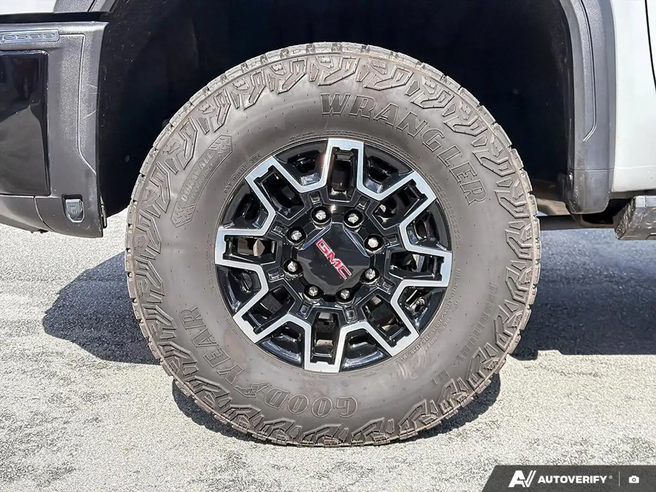GMC Sierra 2500HD снимка GMC Sierra 2500HD