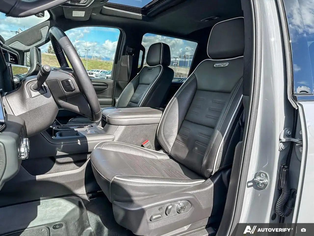 GMC Sierra 2500HD снимка GMC Sierra 2500HD
