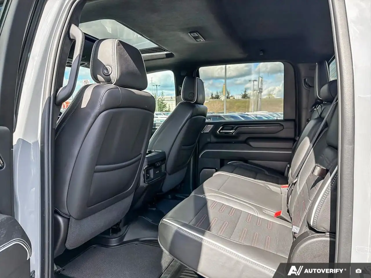 GMC Sierra 2500HD снимка GMC Sierra 2500HD