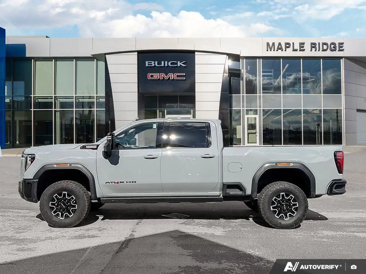 GMC Sierra 2500HD снимка GMC Sierra 2500HD