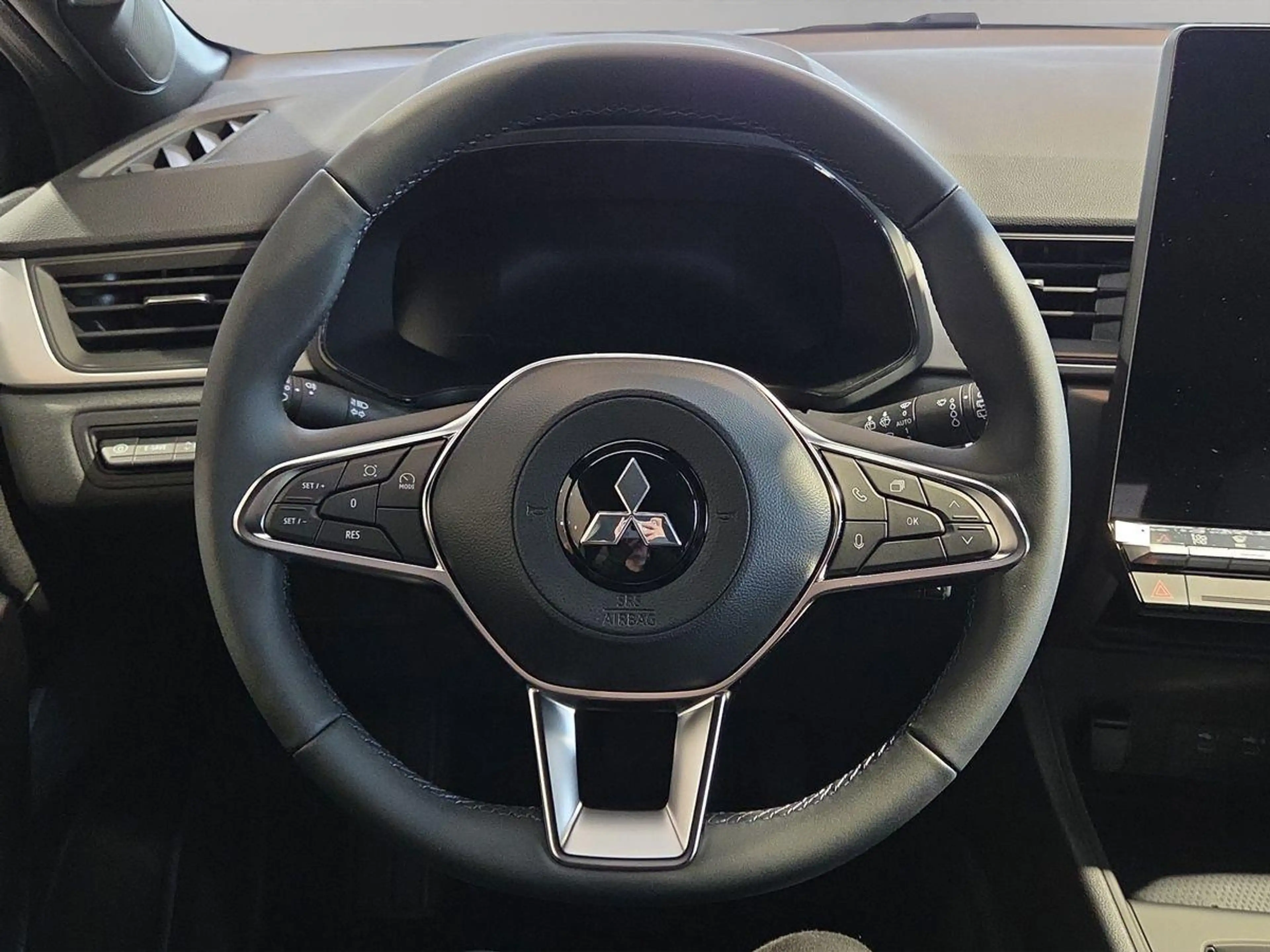 Mitsubishi ASX Diamant Plus Black 1.8l HEV — photo 11