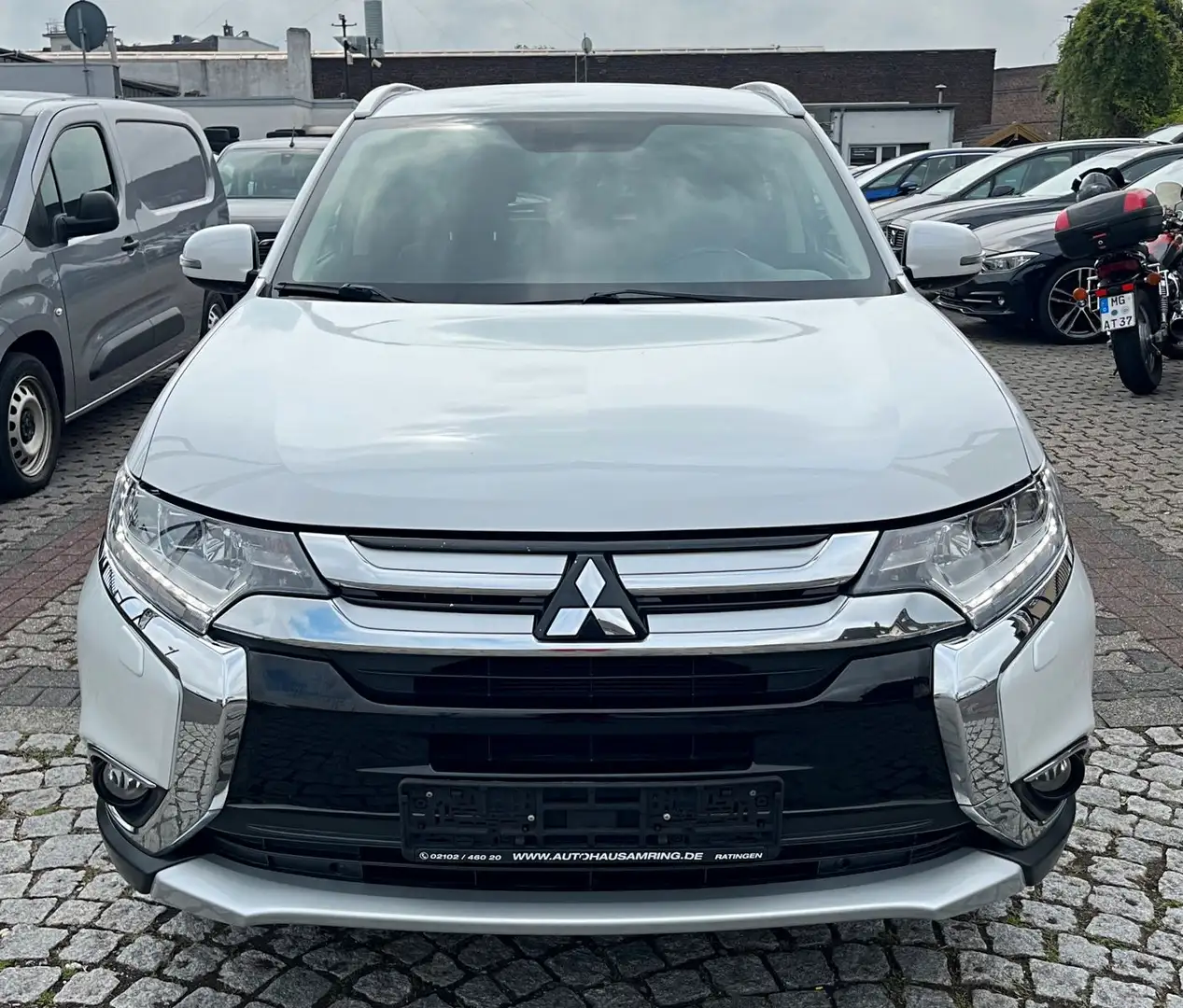 Mitsubishi Outlander OUTLANDER 2.2 DIAMANT EDITION 4X4*7-SITZER-NAVI- Blanco - 2