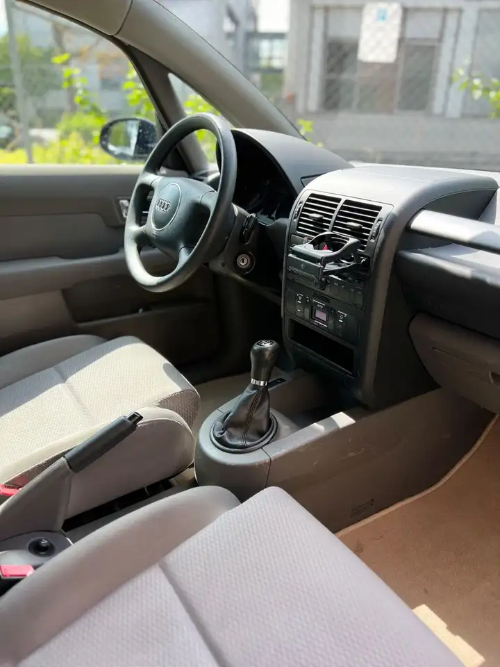 Audi A2 1.4, foto 12