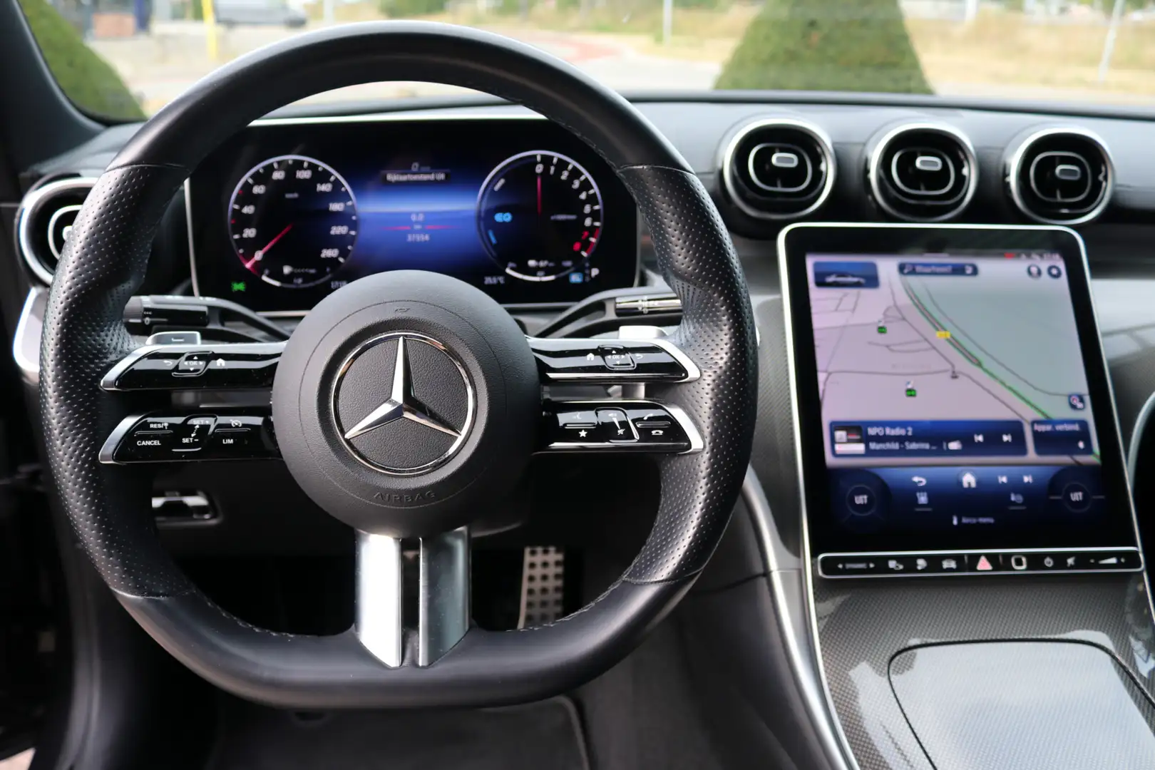 Mercedes-Benz C 300 e AMG Line Panoramadak Night pakket Grau - 2