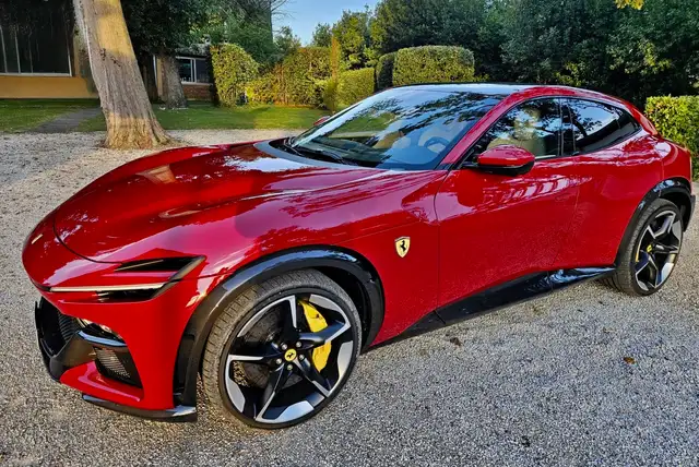 Ferrari Purosangue Non è il solito annuncio finto, auto a listino - con iva - leggere la descrizione sotto - un'altra nera pronta