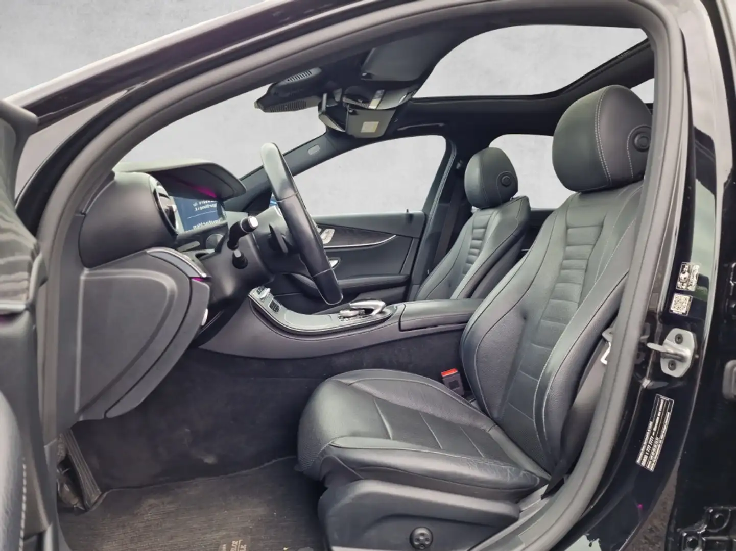 Mercedes-Benz E 400 d Pano Luft 360°Kamera Distr.HuD Burmester Schwarz - 2