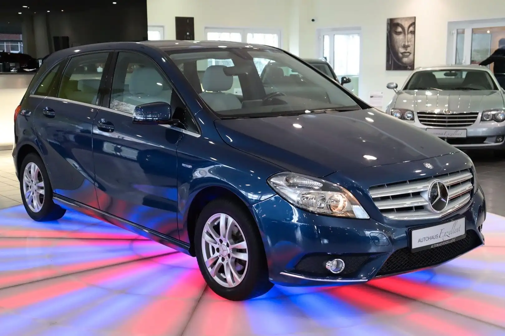 Mercedes-Benz B 180 Urban*KLIMAAUT*LEDER*NAVI*SHZ*MFL*ALU*BC* Blau - 2