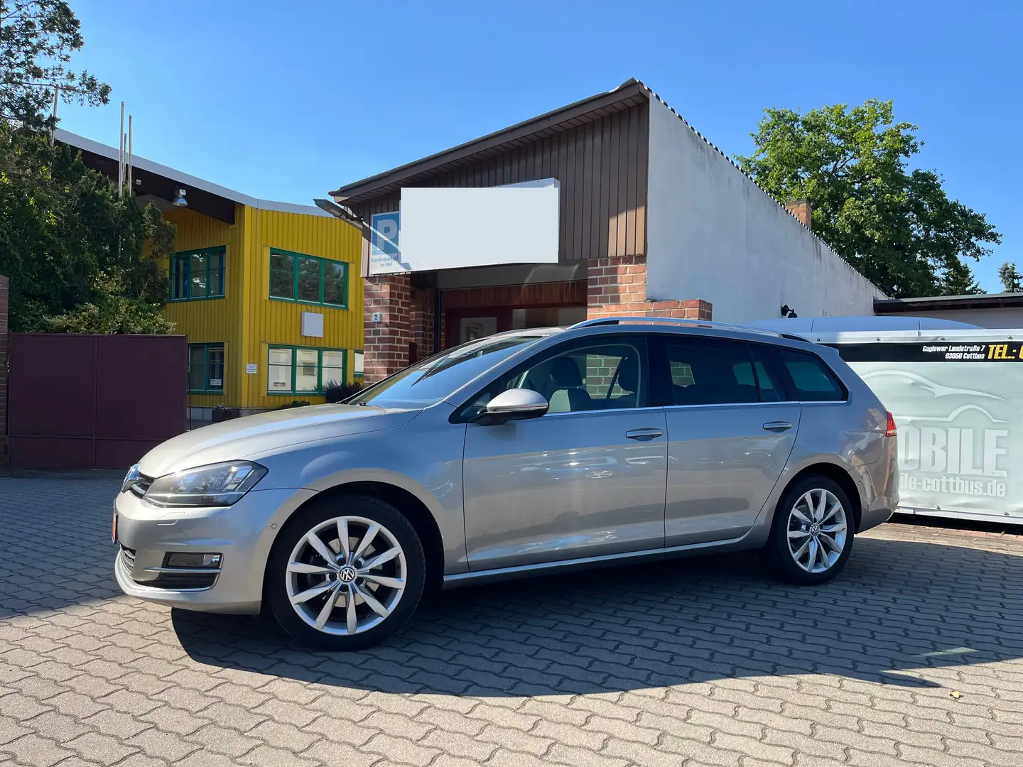 Volkswagen Golf Variant Highline - AHK - Sitzh. - Tempom. - Automatik !! Grau - 1
