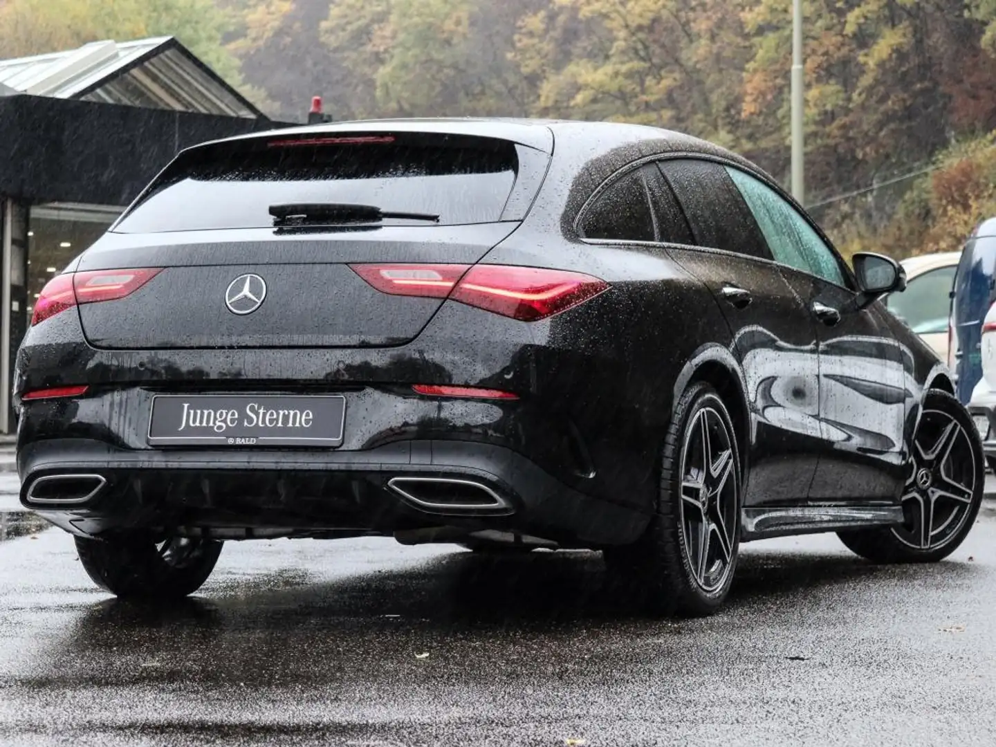 Mercedes-Benz CLA 200 d SB AMG-Sport/Pano/Night/MLB/360/Distr Nero - 2