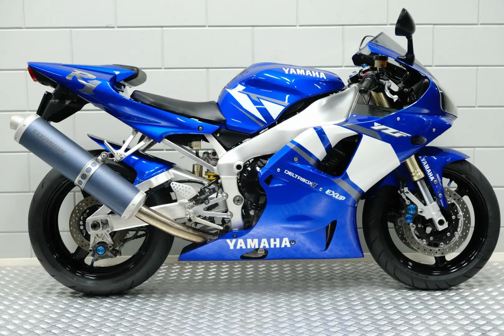 Yamaha YZF-R1 Blau - 1