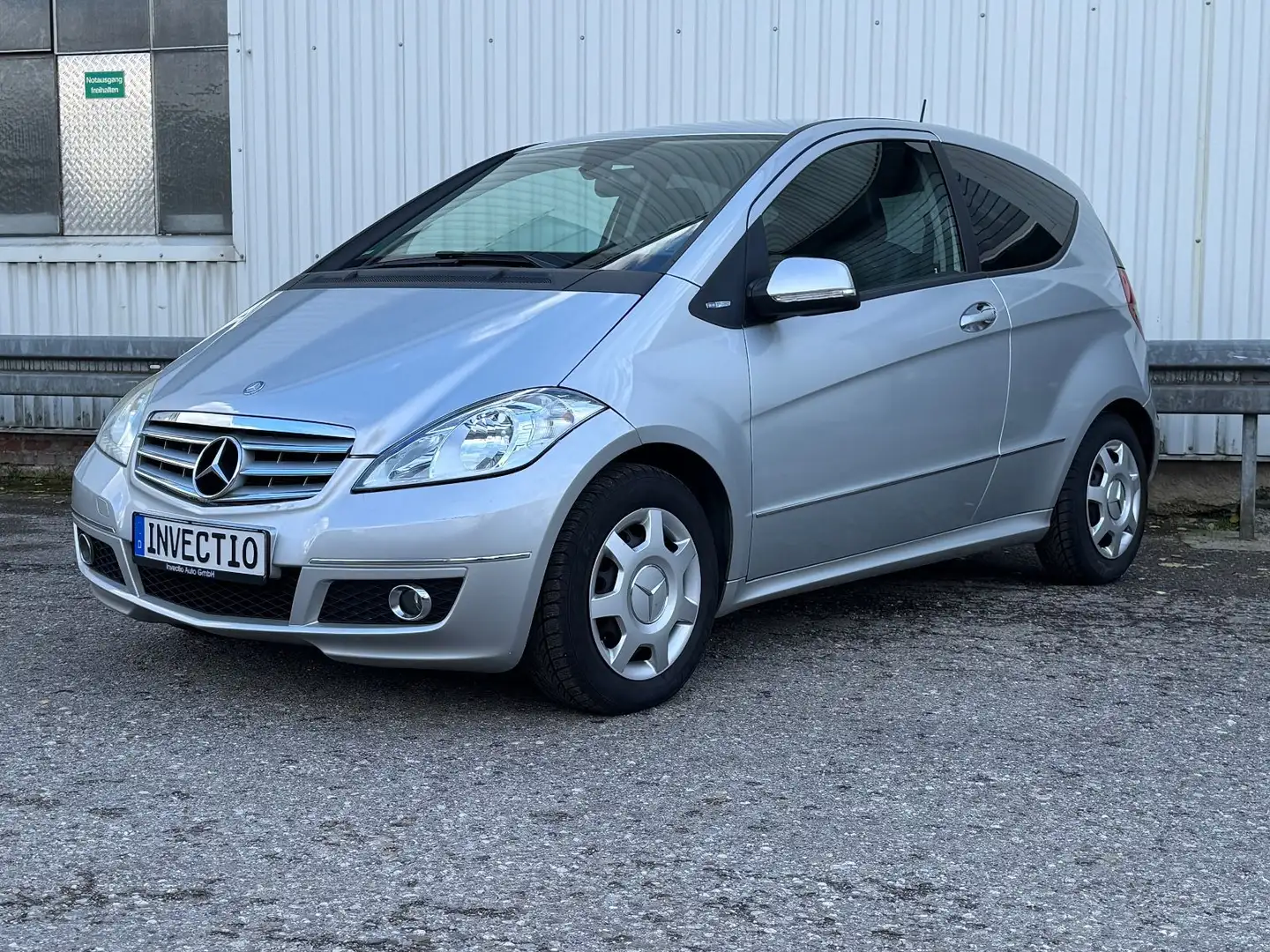 Mercedes-Benz A 180 Klima Sitzheizung Rückfahrkamera Tüv 2/27 Silber - 1