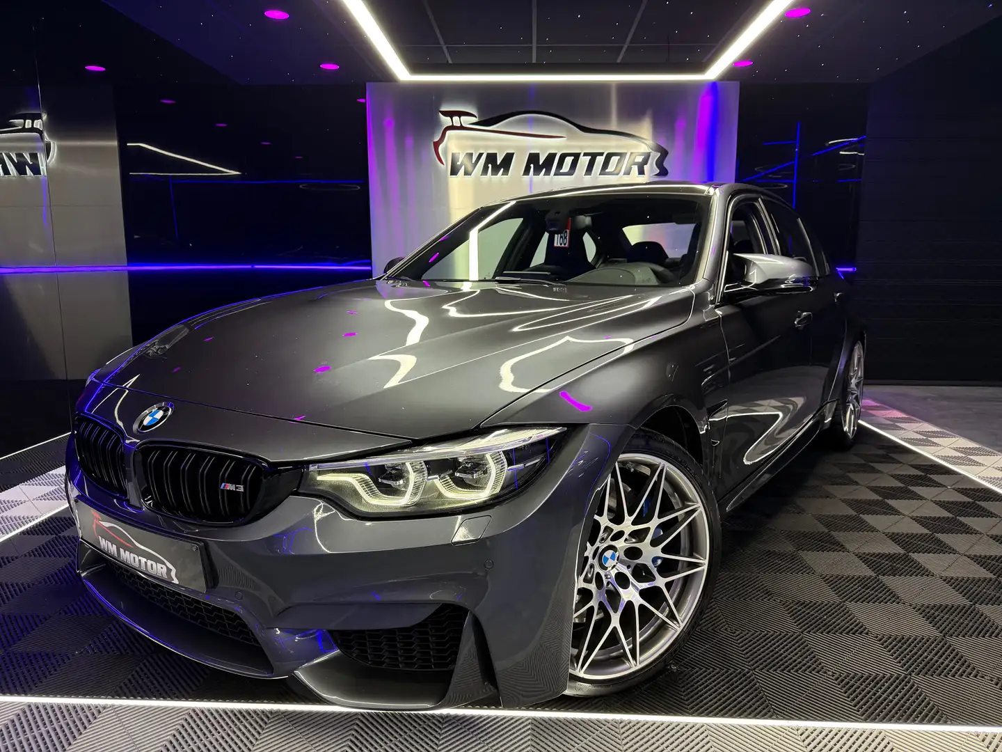 BMW M3 M3 Compétition // Carbone Šedá - 2