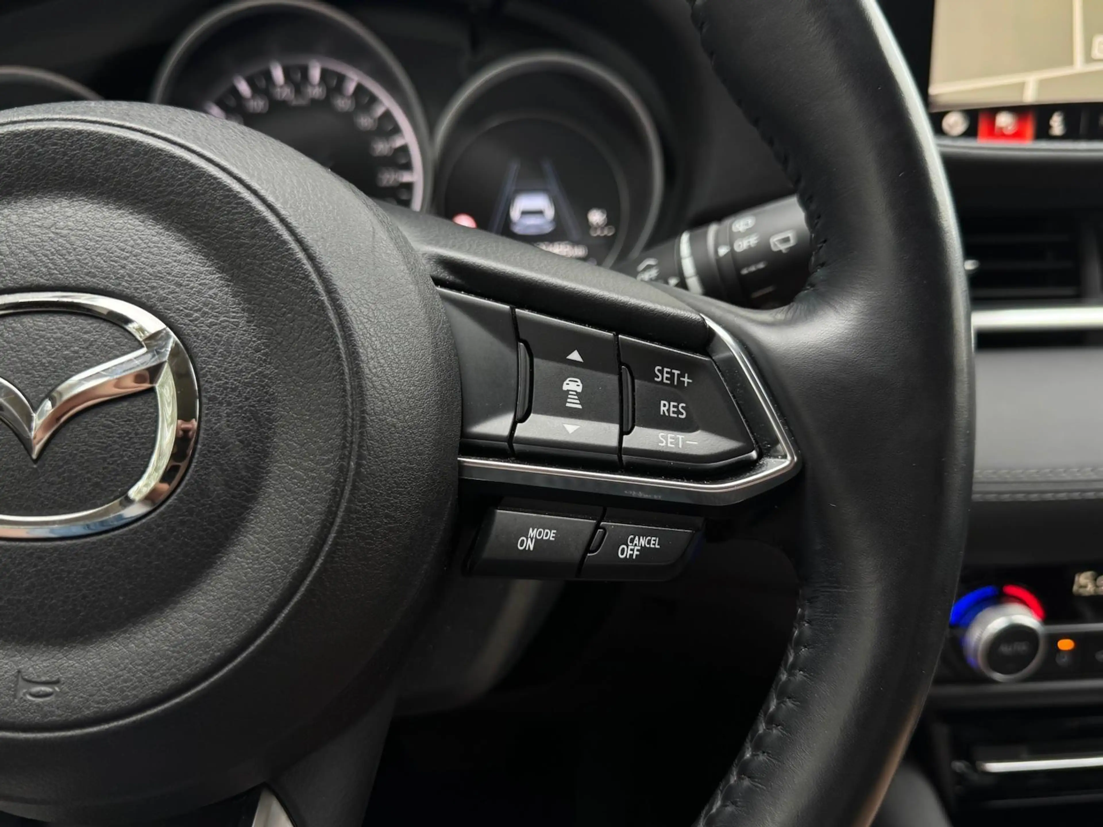 Mazda 6 Sportbreak 2.0 SkyActiv-G 165 Business — photo 12